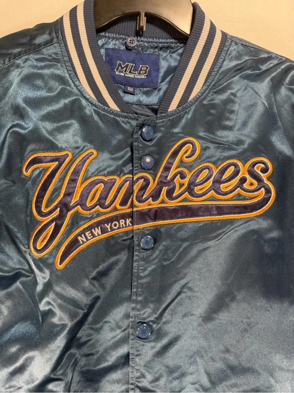 NWOT MLB NY Yankees Blue Satin Bomber Varsity Jacket Mens Medium Mint Cond